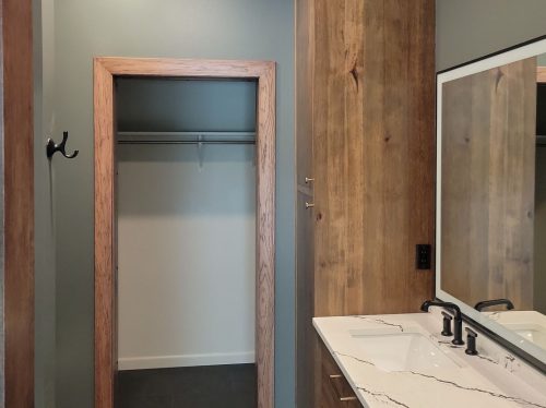 22D8D731-5789-43B2-88A3-A36E4CC15B18